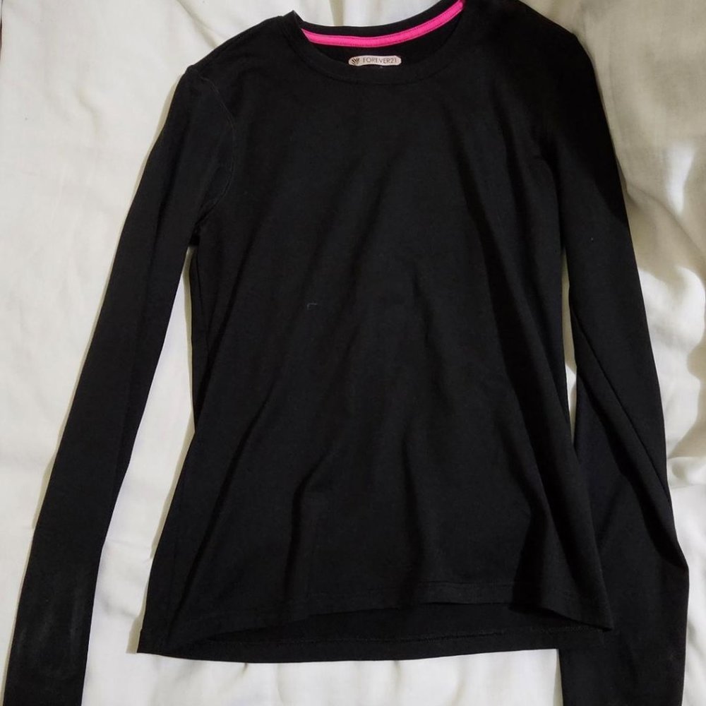 Forever 21 Black Long Sleeve Activewear Shirt